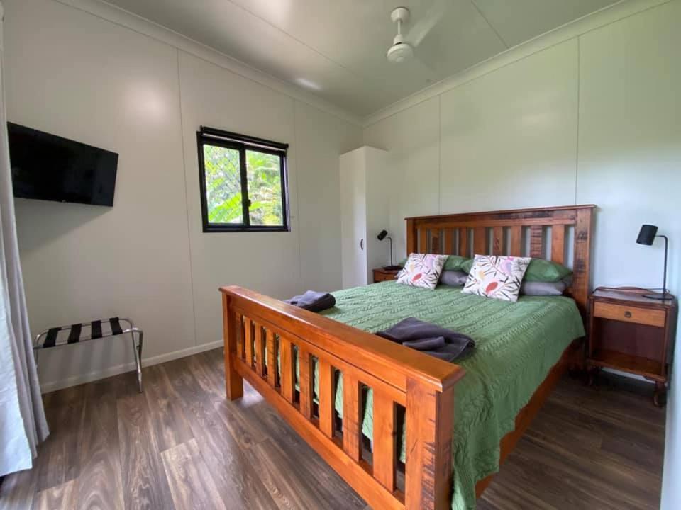 Mena Creek Flower House Exterior foto